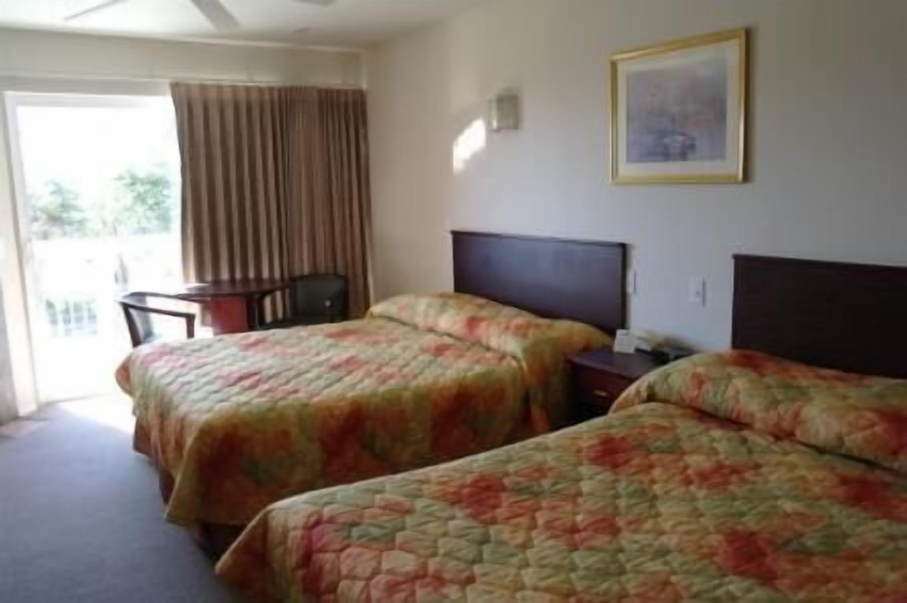 Travelodge By Wyndham דיפו ביי מראה חיצוני תמונה