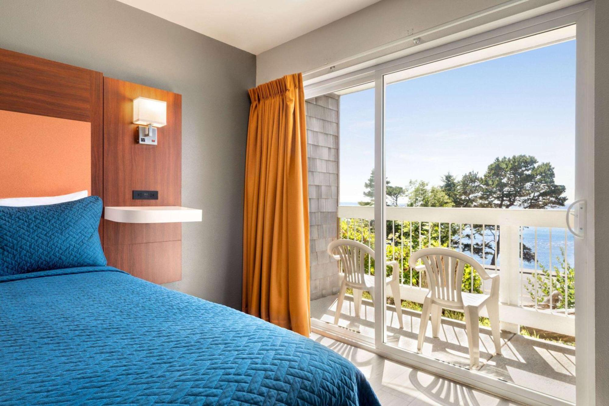 Travelodge By Wyndham דיפו ביי מראה חיצוני תמונה