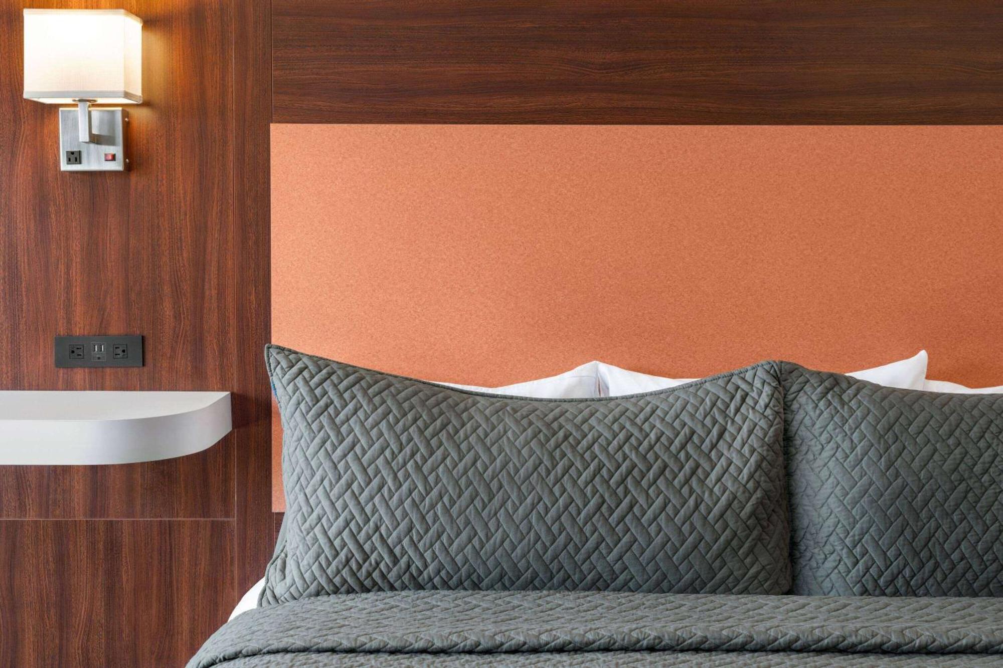 Travelodge By Wyndham דיפו ביי מראה חיצוני תמונה