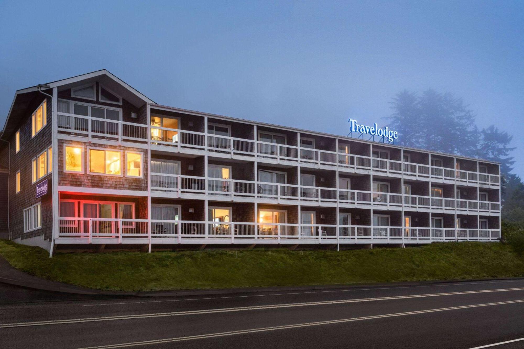 Travelodge By Wyndham דיפו ביי מראה חיצוני תמונה